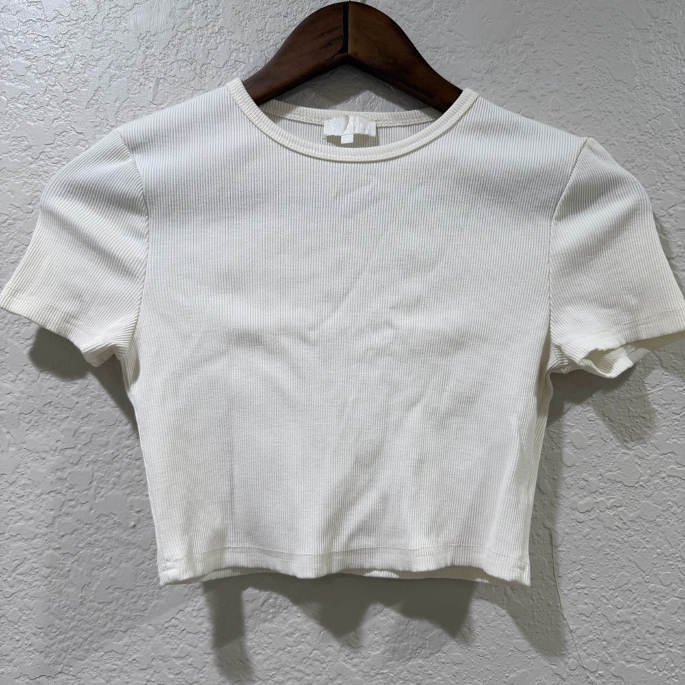 MESHKI Short Sleeve Rib Cropped Top White Size Large - Picture 3 of 9
